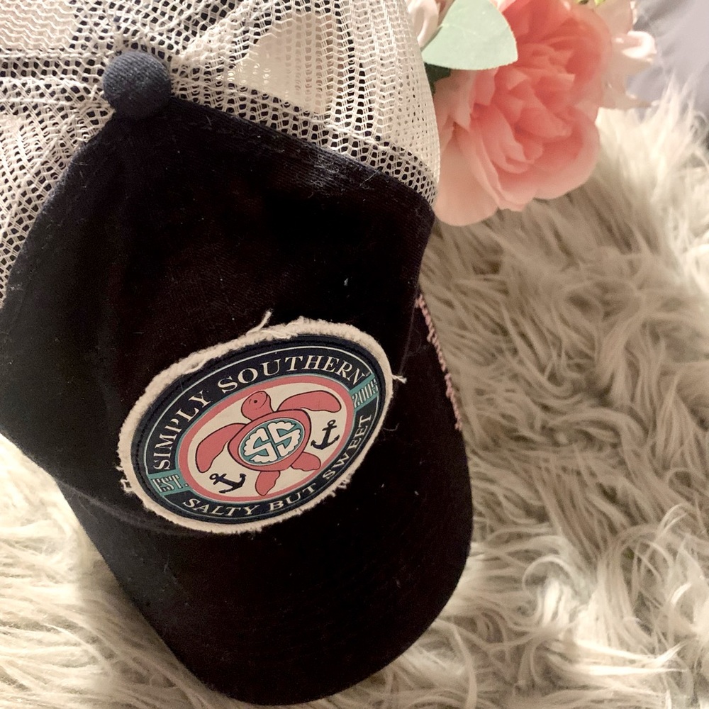 Simply Southern Mesh Hat ✨